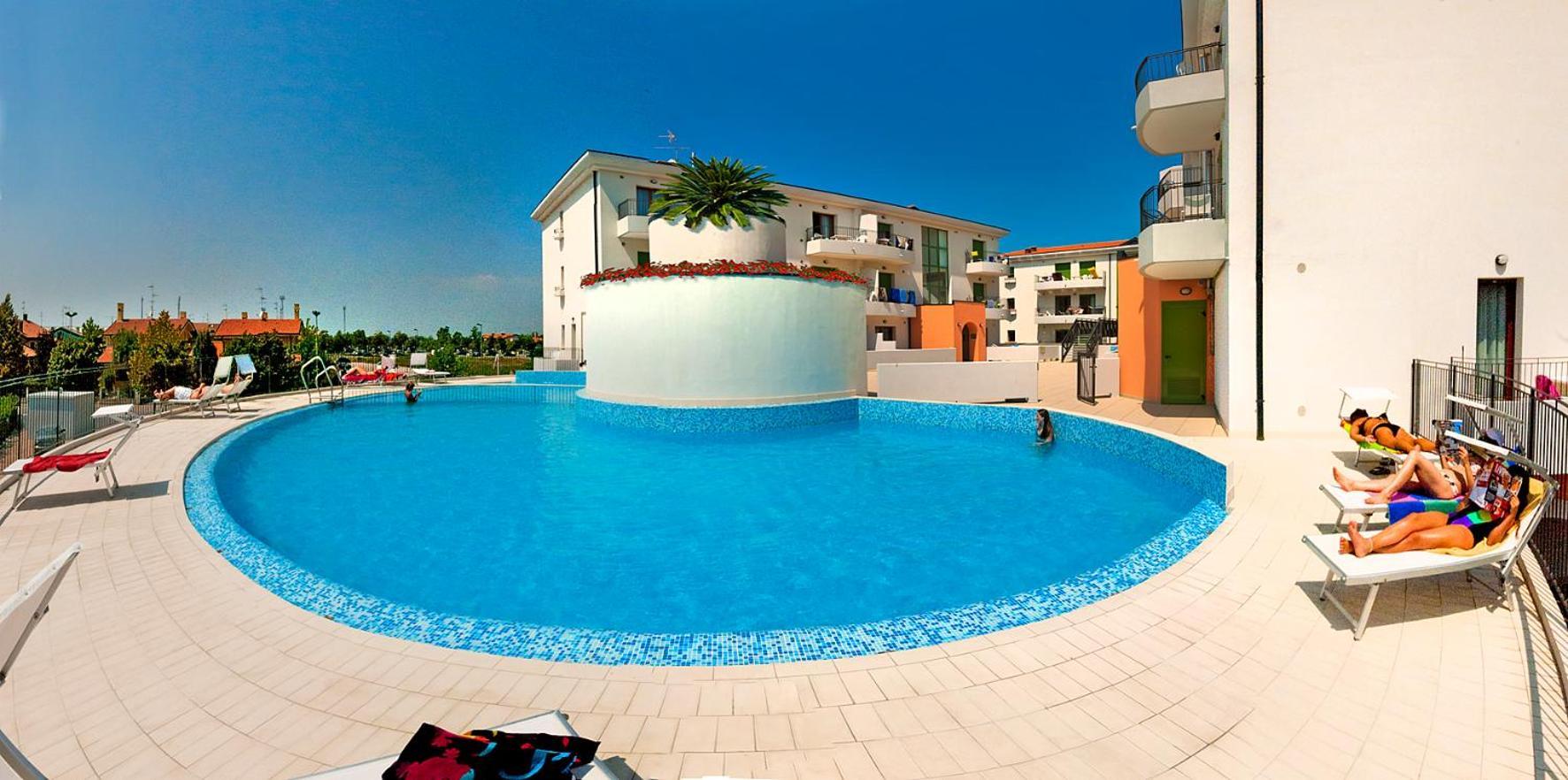 Residence Galleria Gran Mado Caorle Exteriör bild